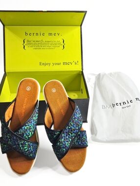 Bernie Mev Avon Platform Sandals Women 8.5 EU 39 Peacock Woven Memory Foam New